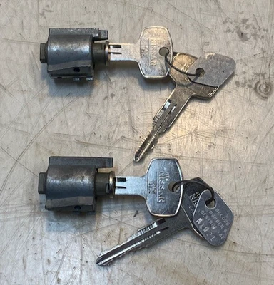 2 Quantity of Nissan Ignition Lock Cylinder w/ Keys A62DU (2 Quantity) - Image 1 of 4