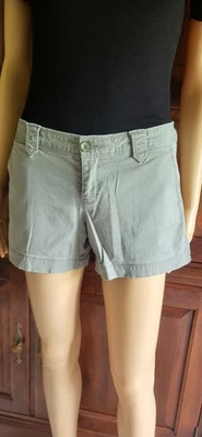 Шорты оливково-зеленые Old Navy - Изображение 1 из 4