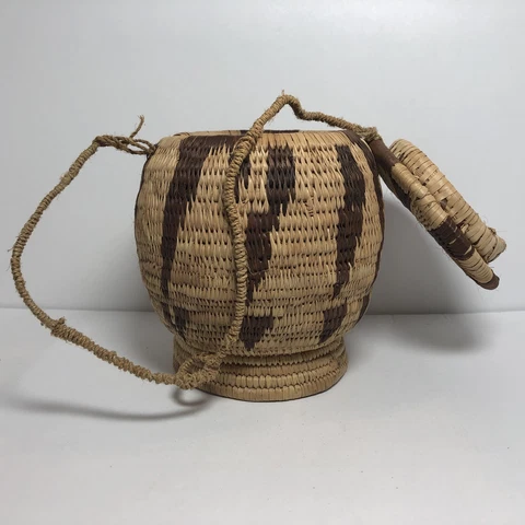 Hand Woven Small Decorative Round Basket Bowl With Lid Cover