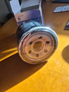 Genuine GM part 96570765 Oil Filter - Chevrolet Aveo/Spark Daewoo Matiz Genuine - Picture 1 of 3