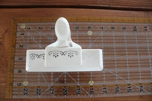 Martha Stewart Border Edge Punch Zip Zap Emboss Dot Craft White 2" - Picture 1 of 2