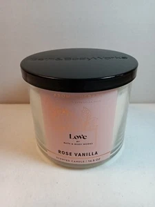 Bath & Body Works candela 3 stoppini amore rosa vaniglia 14,5 once aromaterapia nuovissima - Foto 1 di 9