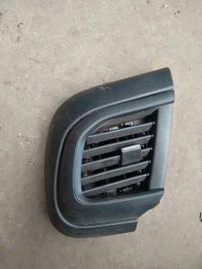 Peugeot Expert 2019 Salpicadero delantero derecho lateral ventilación parrilla moldura 98085956ZD - Imagen 1 de 3