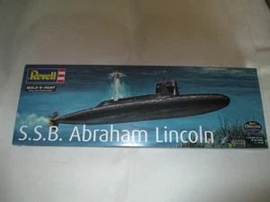 REVELL 1/253 S.S.B. ABRAHAM LINCOLN WITH INTERIOR (PLASTIC KIT) 05185 - Picture 1 of 2
