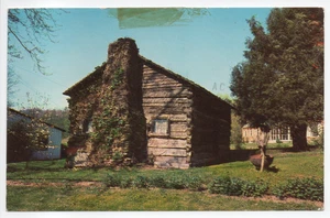 Pi Beta Phi Settlement School Log Cabin Gatlinburg TN Arrowcraft Chrome Postcard - Picture 1 of 2