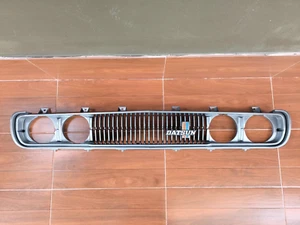 FRONT GRILLE MASK With EMBLEM FIT DATSUN 620 NISSAN 620 PICK UP - Picture 1 of 16