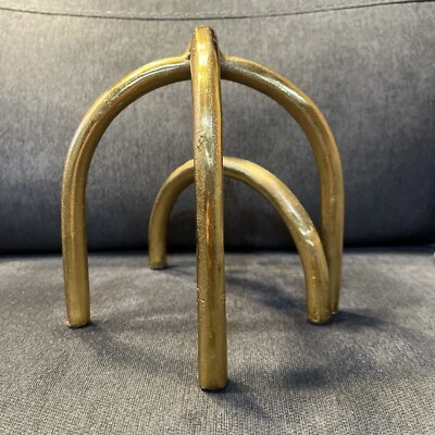 Accesorio de mesa de arco de metal tono dorado para decoración del hogar Foto 1 de 4