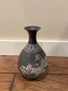 Gray Vase - Picture 1 of 3