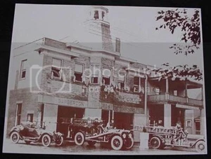 Barberton Ohio stazione dei pompieri e camion vintage seppia cartolina stock foto anni '30 - Foto 1 di 1
