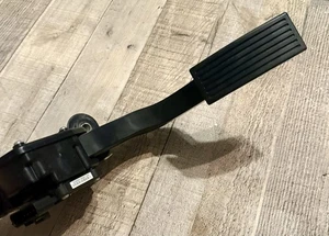 2011-2013 Kia Sorento Gas Pedal Accelerator Travel Sensor Position Assembly OEM - Foto 1 di 8