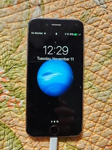 iPhone S 16GB, silver, works - Picture 1 of 8