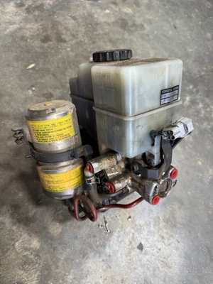 Toyota Land Cruiser 2000-2002 ABS bomba Master Cylder OEM #47210-60061 Foto 1 de 4