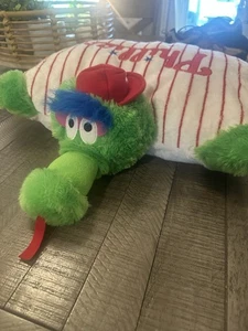 Philadelphia Phillies Fanatic Pillow Pet MLB - Picture 1 of 7