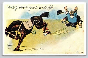 Wurde gut abgeschickt Mann fällt vom tretenden Pferd Vintage Postkarte Comic Humor - Bild 1 von 3