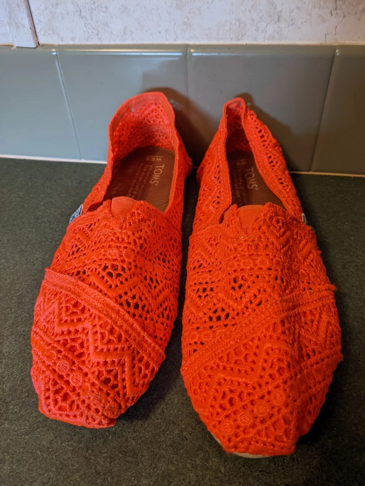 Toms Mujer Sin Cordones en Lona Planos Talla 6.5 Clásicos Neón Coral Crochet   Foto 1 de 4