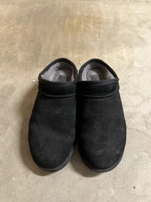 UGG Slipper Black SZ 8 - Image 1 of 4