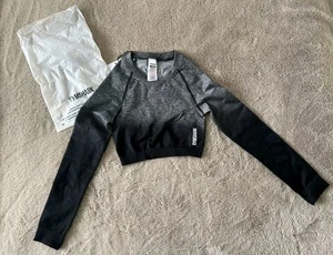 Gymshark Adapt Ombre Seamless Long Sleeve Crop Top Size XS Black/Grey New - Picture 1 of 3