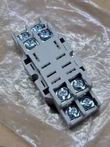 Schneider 70-459-1 Relay Socket 10A 300V 8 Pin DIN Mount Screw Terminals NEW - Picture 1 of 6