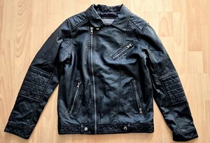 Junge Jacke Kunstleder Gr.152 von C&A - Bild 1 von 3