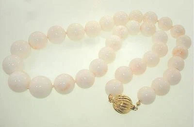 COLAR DE OURO AMARELO 14K SÓLIDO CORAL BRANCO PACÍFICO REDONDO GRADUADO 13MM-15MM 21" - Imagem 1 de 4