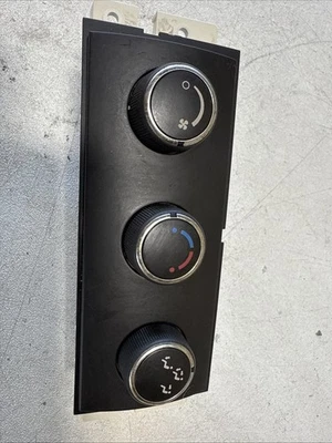 Interruptor selector de aire acondicionado usado se adapta a: Chevrolet Tahoe 2011 montado en el techo grado A Foto 1 de 4