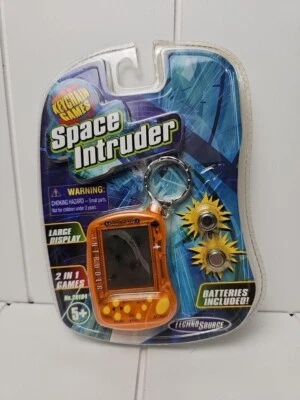 NUEVO Techno Source Space Intruder Llavero Portátil LCD Videojuego Sellado 2005 Foto 1 de 2