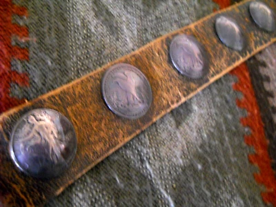 ANTIGUO CINTURÓN HEBILLA GRABADO MEDIO DÓLAR LIBERTAD CAMINANTE PLATA 15 MONEDAS SUROESTE Foto 1 de 4