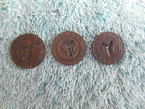 COLLECTION OF 3 VINTAGE NEW YORK CITY TRANSIT AUTHORITY ONE FARE TOKEN COINS - Picture 1 of 9