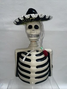 SKELLY by Azulejos Tequila glasierte Keramik Skelett leere Karaffe mit Sombrero - Bild 1 von 12