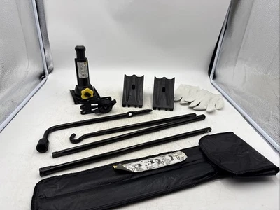 2004 - 2012 Chevrolet Colorado GMC Canyon Tire Jack  Tools  Kit OEM With Gloves Foto 1 de 4