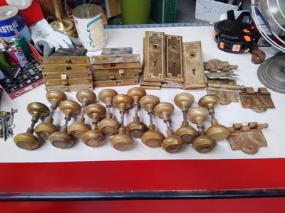 antique brass door hardware. door knobs / back plates/lock sets/hinges/keys. lot - Image 1 of 4