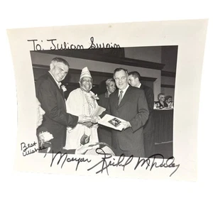 Chicago Mayor Richard M Daley 8x10 AUTOGRAPHED Photo To Julian Swaim *small rip - Picture 1 of 9