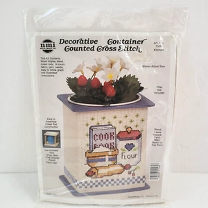 VERSIEGELT Vintage Nadel Magie Gezählt Kreuzstich Kit Dekorative Behälter Backen - Bild 1 von 7