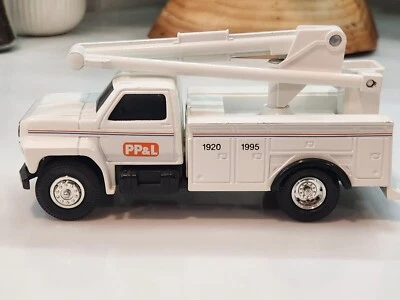 ERTL #3204 Ford "PP&L Pennsylvania Power & Light Co Bucket Utility Truck No Box - Image 1 of 4