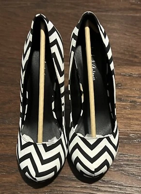 Michael Antonio Black/White Chevron Pumps Black Size 6.5 - Image 1 of 4