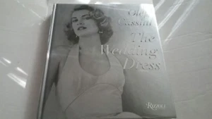 Oleg Cassini The Wedding Dress (Hardcover) - Picture 1 of 5