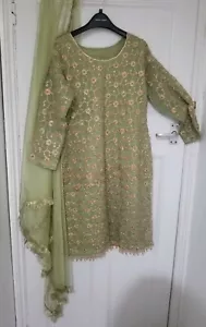 Mujer Mehndi Traje Pakistaní Indio Kameez Dupatta Eid Traje Medio Verde Dorado - Imagen 1 de 7