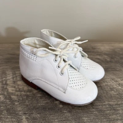 Zapatos de bebé vintage de cuero blanco talla 5 con cordones suelas duras bebé niño andador Foto 1 de 4