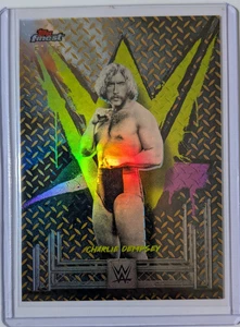 Tarjeta Charlie Dempsey 2025 Topps Finest WWE GOLD REFRACTOR #99/75 - Imagen 1 de 3