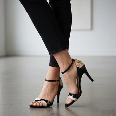 Sandalia Floral Cole Haan Grace Grand Nueva con Etiquetas - Cuero Talla 7.5 B Foto 1 de 4