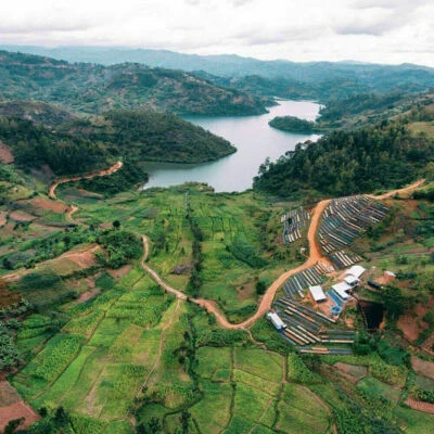 GRANOS DE CAFÉ RUANDA TOSTADOS MEDIANOS 2 LIBRAS EN BOLSAS DE 1 LIBRA Foto 1 de 4
