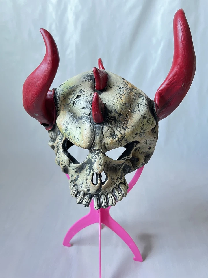 Vintage 2004 DISGUISE Halloween Devil Skull Horror Mask Red Horns Child Size Foto 1 de 4