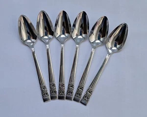 Vintage ONEIDA Community - HAMPTON COURT Pattern - Coffee / Egg Spoons - 4 3/8" - Picture 1 of 3