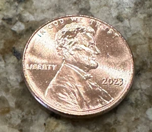 Centavos Lincoln 2023 P (50 monedas en total) 1 rollo de banco brillante sin circular - Imagen 1 de 3