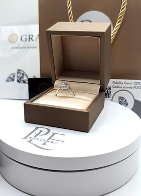 Anello in Moissanite 1 ct con pavé – Argento 925 placcato oro bianco 18k - Immagine 1 di 4