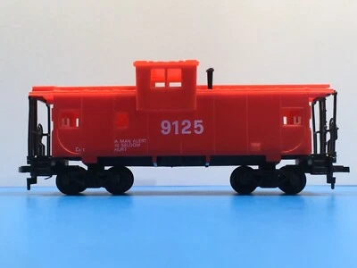 HO Scale "A Man Alert Is Seldom Hurt" 9125 Wide Vision Safety Freight Caboose #1 - Image 1 of 4