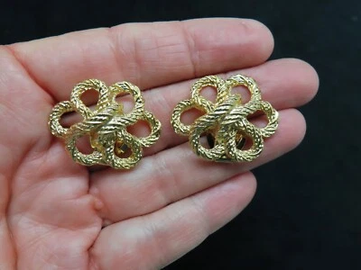 Винтажные золотистые круглые клипсы для обуви 1980-е с закрученным мотивом - Изображение 1 из 4