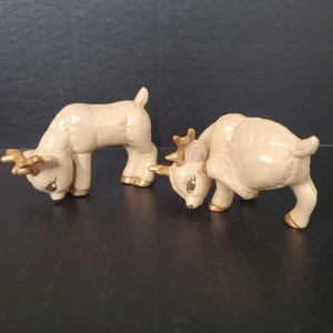 Kitchy Reindeer Ceramic Figurine Lot Of 2 - Grazing 4" Tan Brown Christmas Decor - Picture 1 of 11