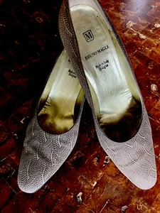 Bruno Magli light brown & black heels w/almond toe Size 11AA - Picture 1 of 4