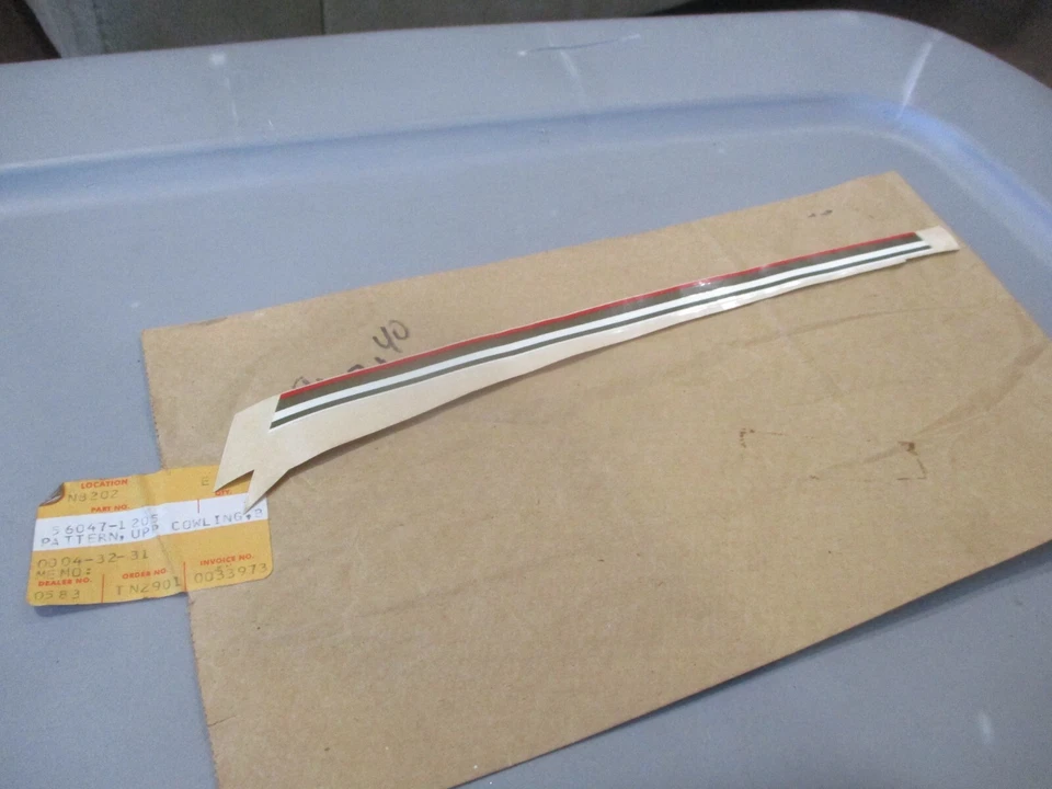 Nuevo de Lote Antiguo Kawasaki OEM Patrón de Capucha Superior 1987 ZX750 NINJA 750R 56047-1205 Foto 1 de 1